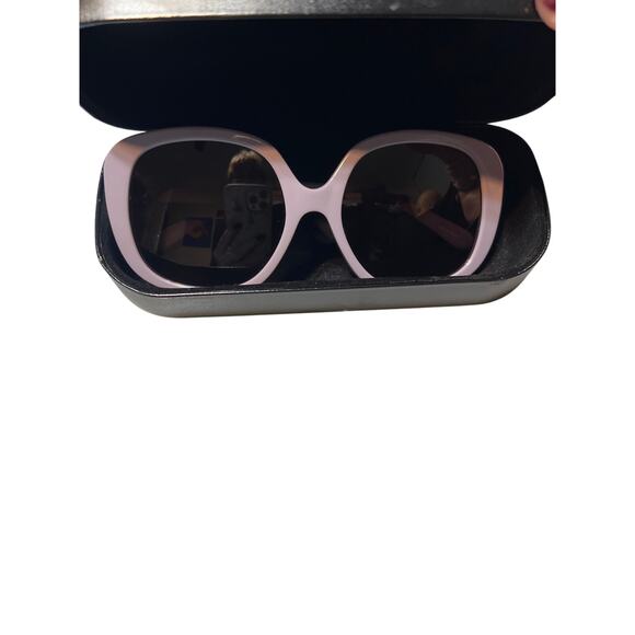 Coach Beautiful Sunglasses in Pastel Purple Large Lenses - Picture 8 of 12